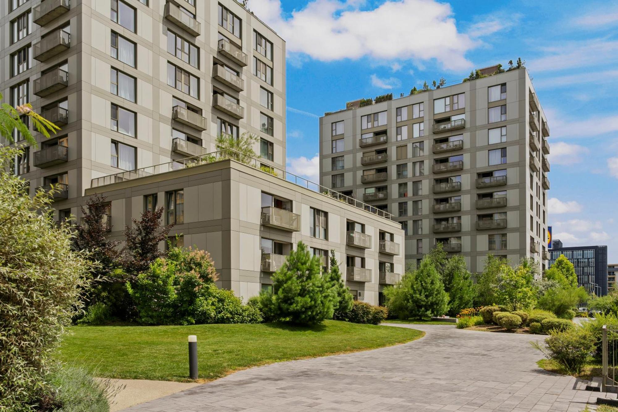 Mido With Parking And Self Check-in Apartament Bucureşti