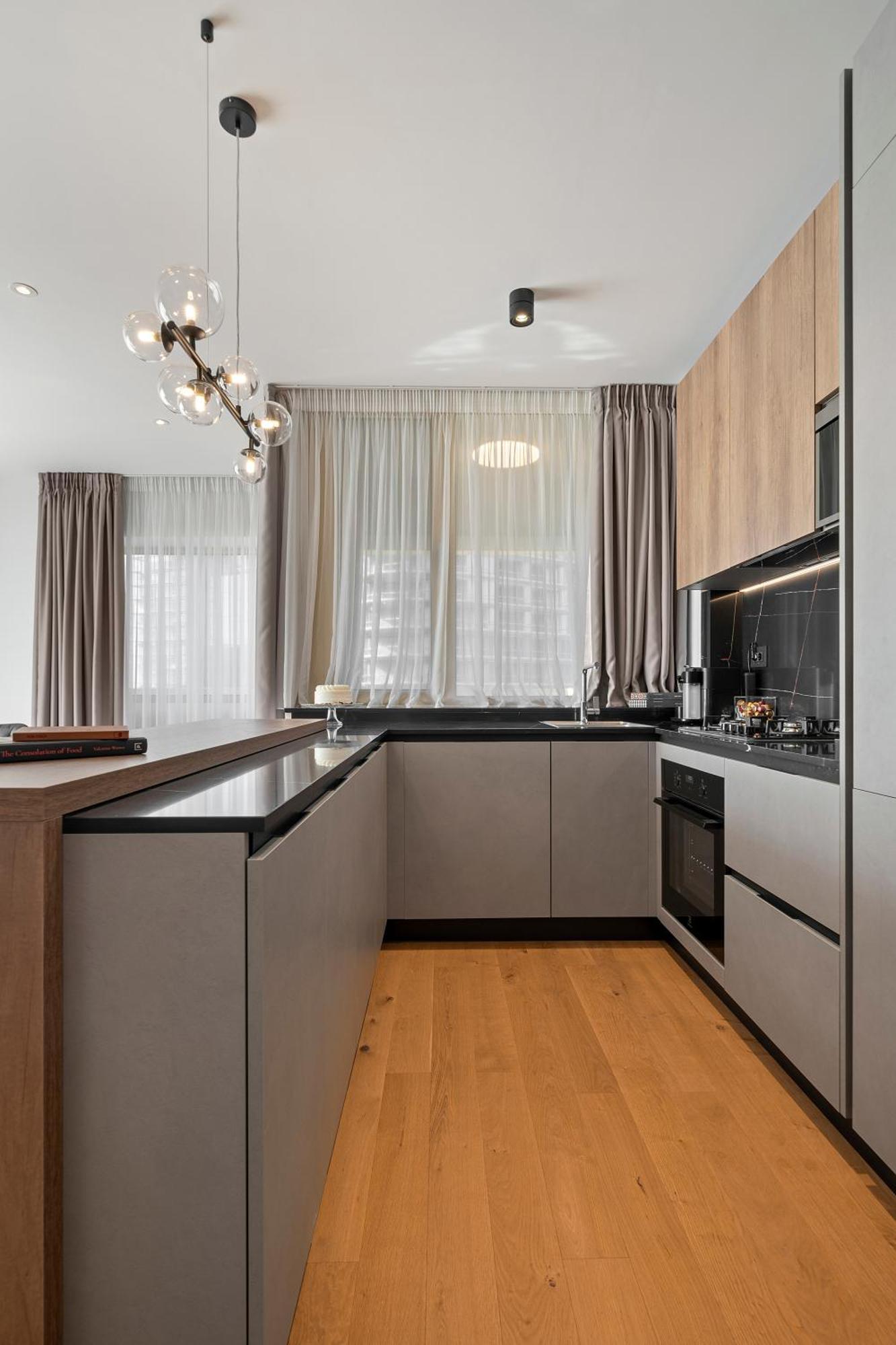 Mido With Parking And Self Check-in Apartament *