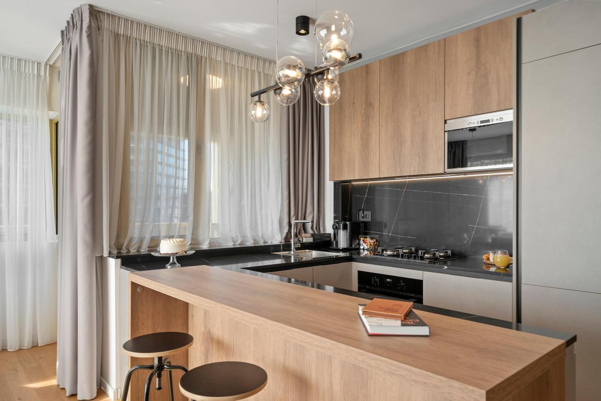 Mido With Parking And Self Check-in Apartament *
