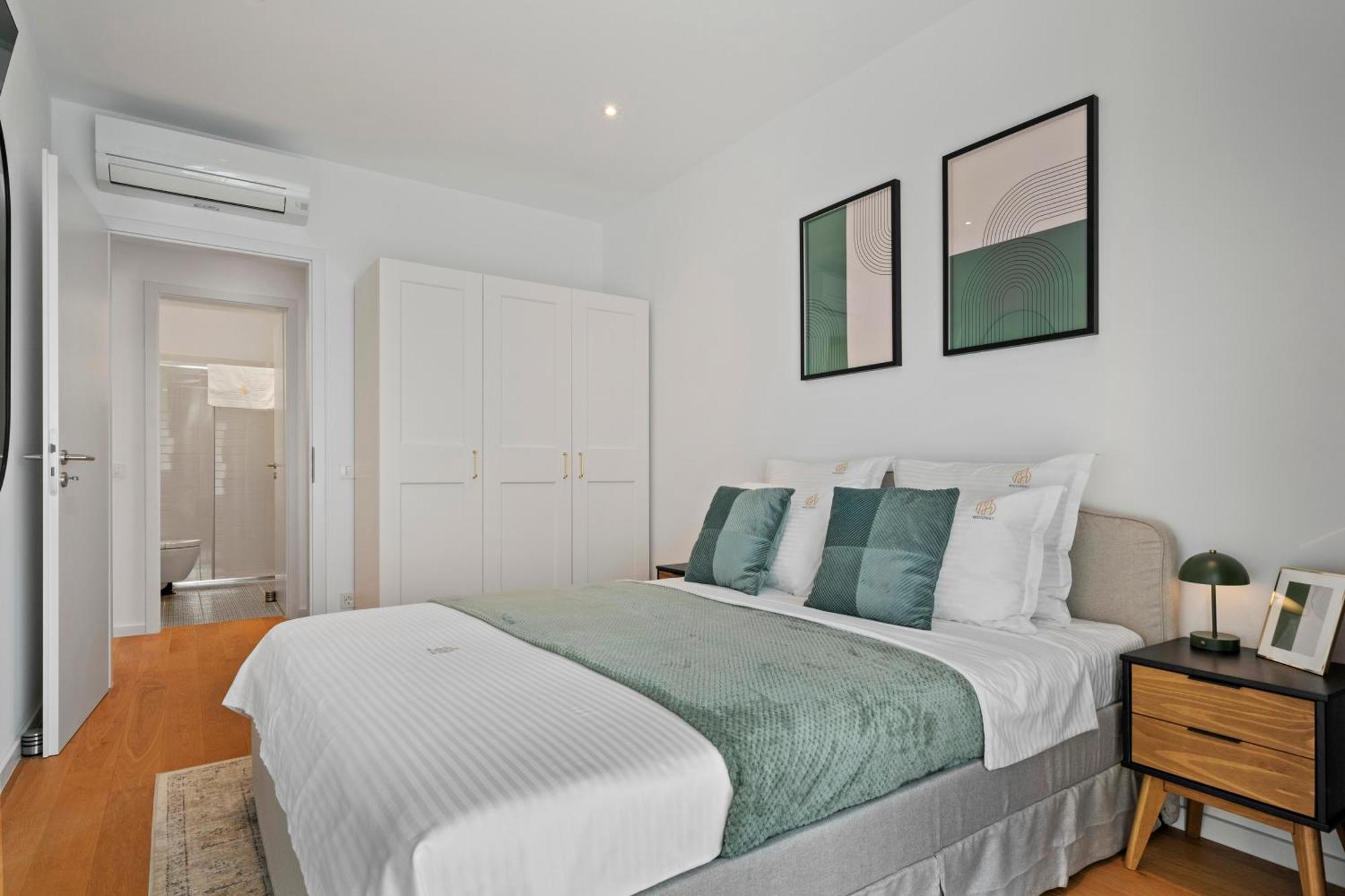Mido With Parking And Self Check-in Apartament Bucureşti